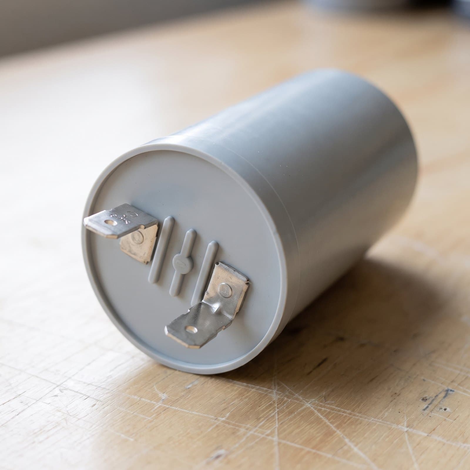 Capacitor 30uF 127V Para Lavadora de Roupas: detalhe da peça